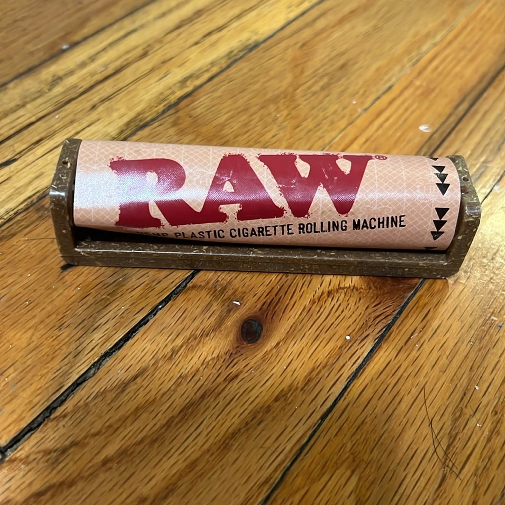 Cigarette roller